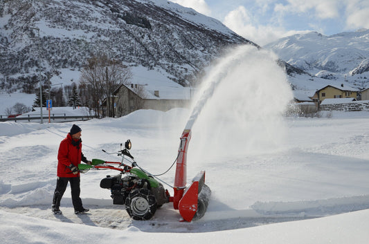 Choosing the Right Snow Blower for Winter 2025